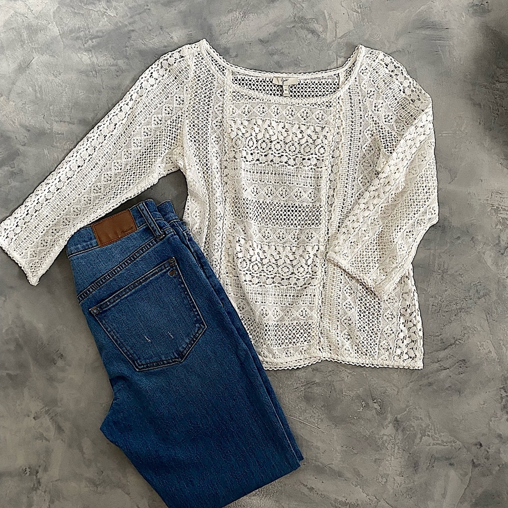 SOLD 🤍JOIE White Lace Top!